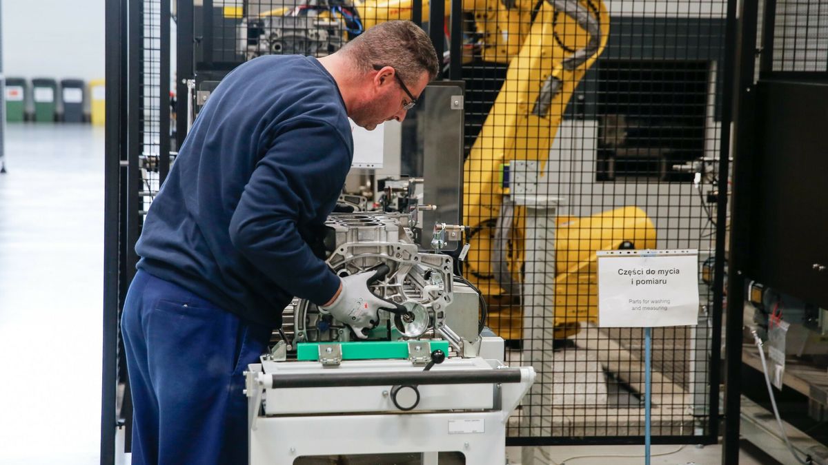 Firmy mogą coraz częściej przechodzić na nocną zmianę. Zdjęcie ilustracyjne Fot. Tomasz Kawka/East News