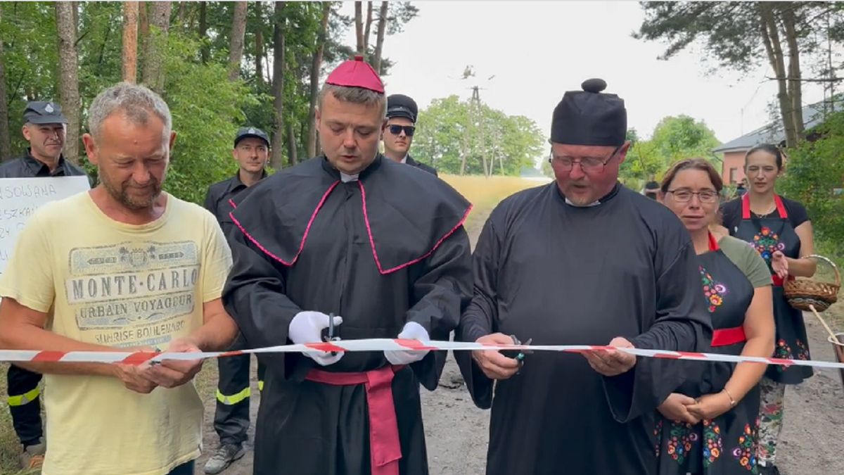 Nie obeszło się bez uroczystego przecięcia wstęgi!