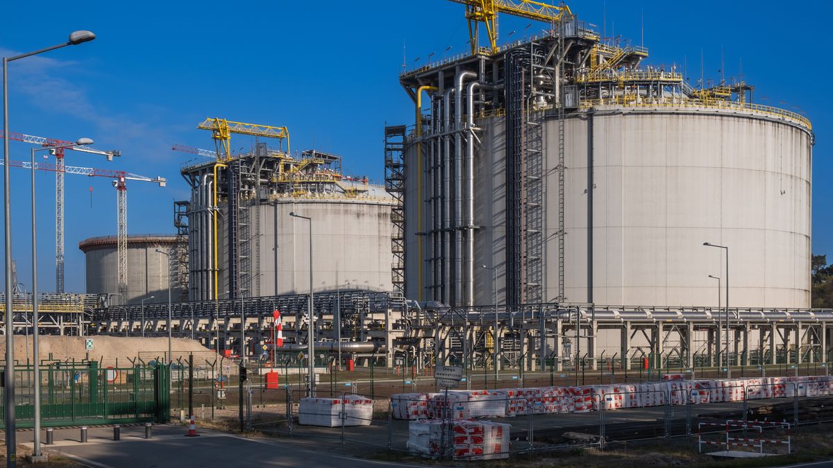 Swinoujscie .02.05.2022. Terminal regazyfikacyjny, terminal LNG, gazoport.