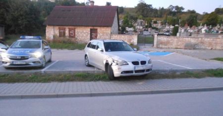 Straszył przechodniów, uderzył w drzewo. Rowerzysta bohater wziął sprawy w swoje ręce
