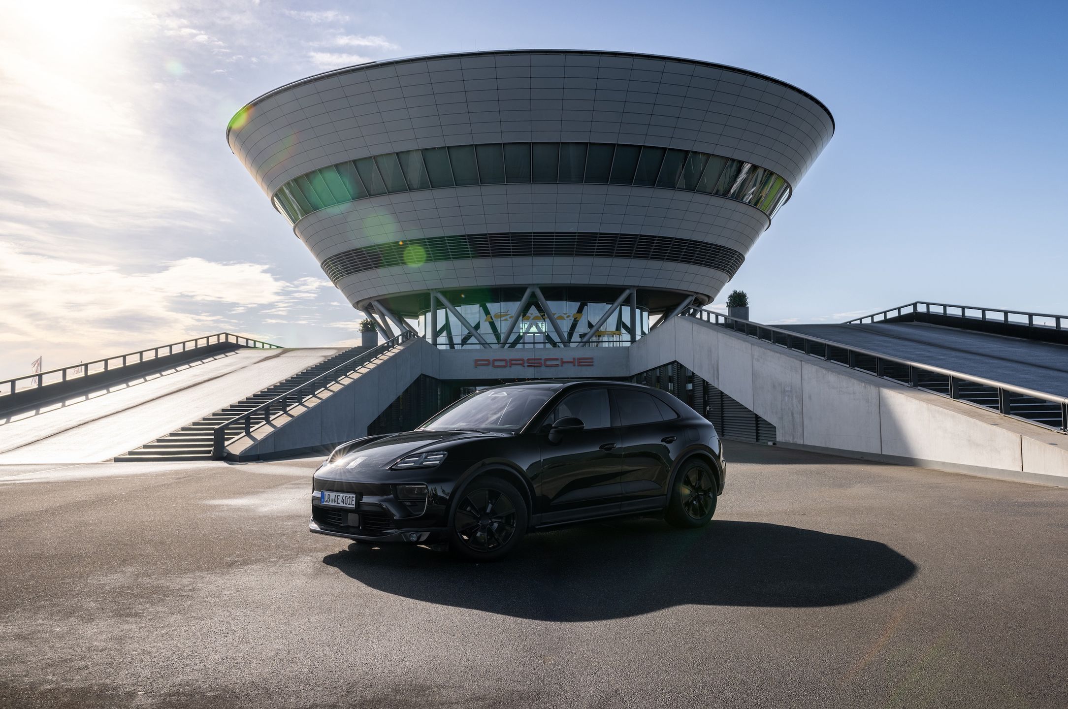 Porsche Macan EV (2024)