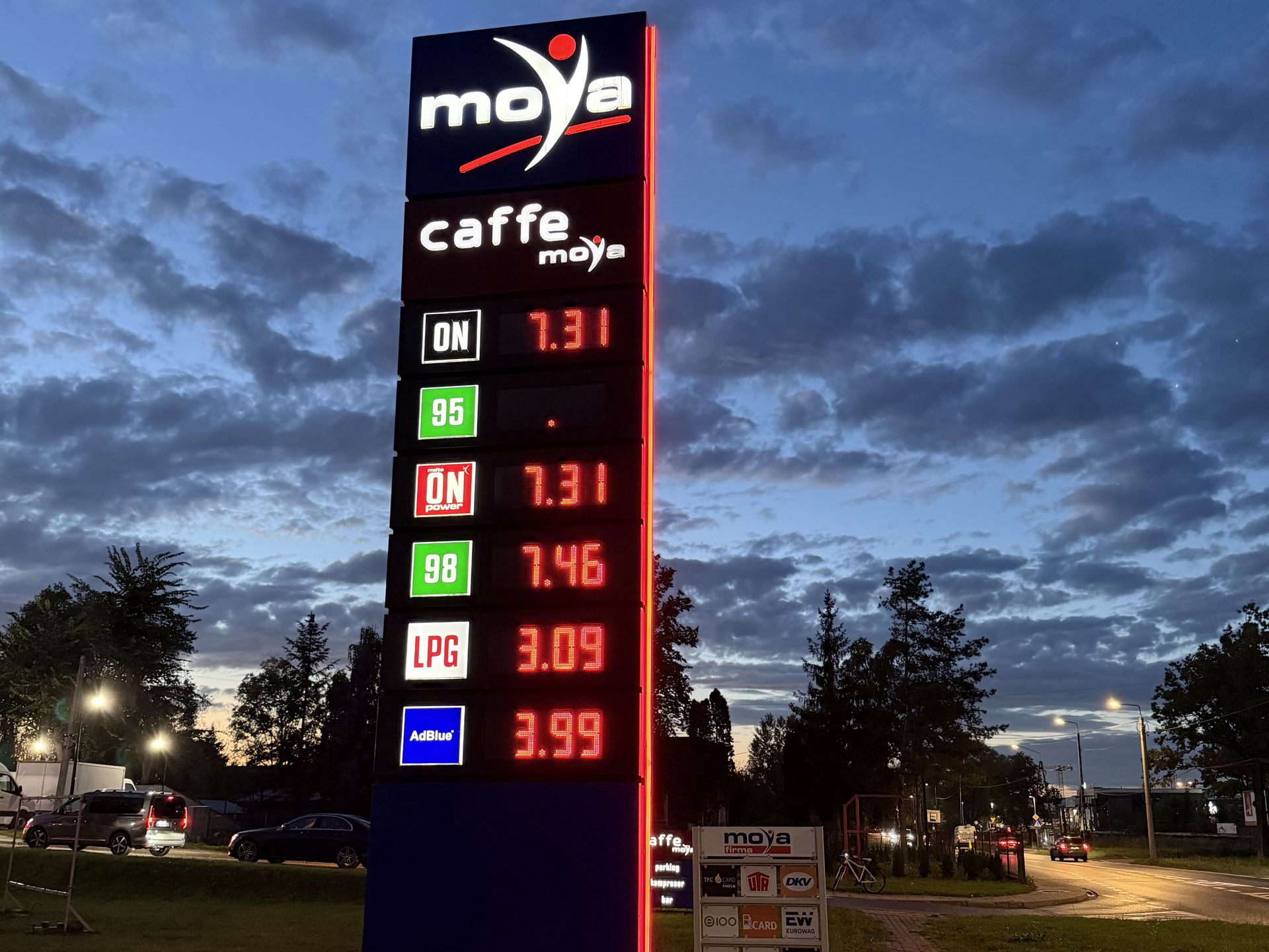 Ceny na stacji Moya przy ul. Chełmżyńskiej w Warszawie 31.08