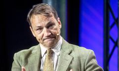 Seria oskarżeń w "Resecie". Sikorski odpowiada wymownym zdjęciem