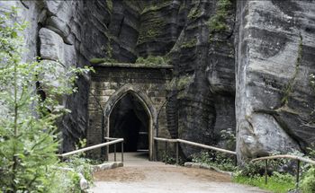 Hipnotyzujące miejsce blisko Polski. Urzeka tysiące turystów