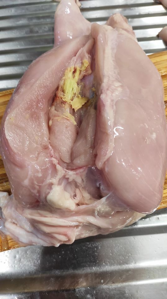 Po rozkrojeniu mięsa klient doznał szoku