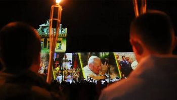 Godzina, która połączyła Polaków. Reżyser filmu „21.37" o śmierci Jana Pawła II