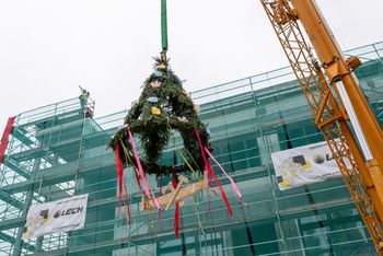 Wiecha zawisła nad akademickim żłobkiem i przedszkolem. Kiedy placówka zostanie otwarta?