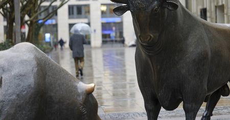Poranek na rynkach. Europejskie giełdy na zielono
