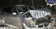 Pow. suski: 20-letnia dziewczyna miała prawie 3,5 promila i w takim stanie wsiadła do BMW. Rozbiła się na betonowym ogrodzeniu