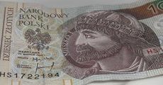 Niskie pensje, drogie mieszkania i tanie zakupy. Zobacz, ile kosztuje życie w Polsce