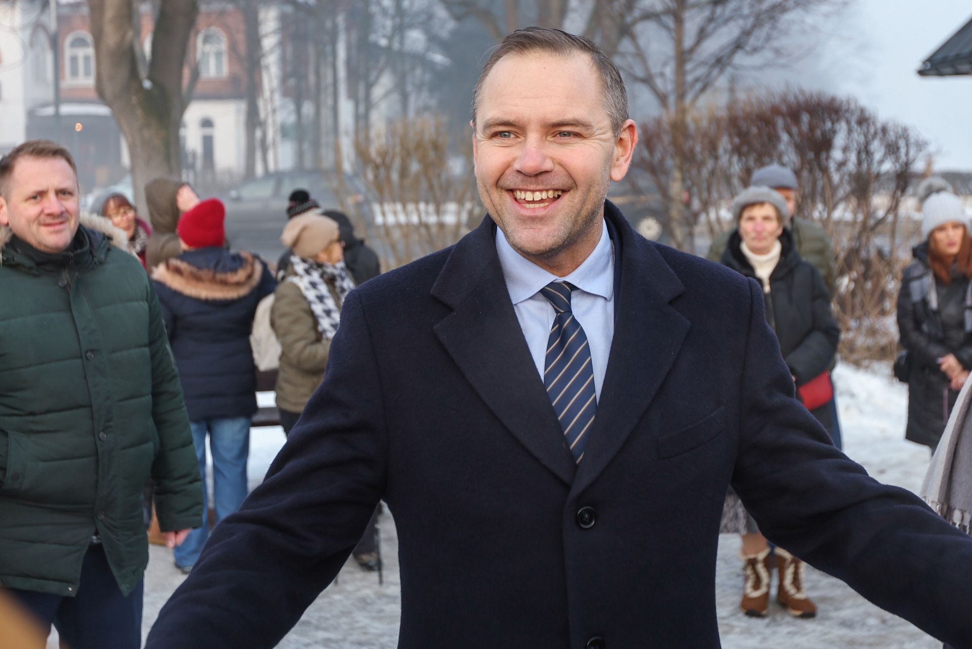 Nawrocki odpowiada na zarzuty. Chce zwrócić pieniądze