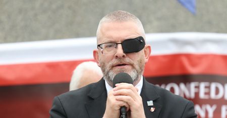 Jest wniosek do PE ws. Brauna. Chodzi o sprawę lekarki z Oleśnicy