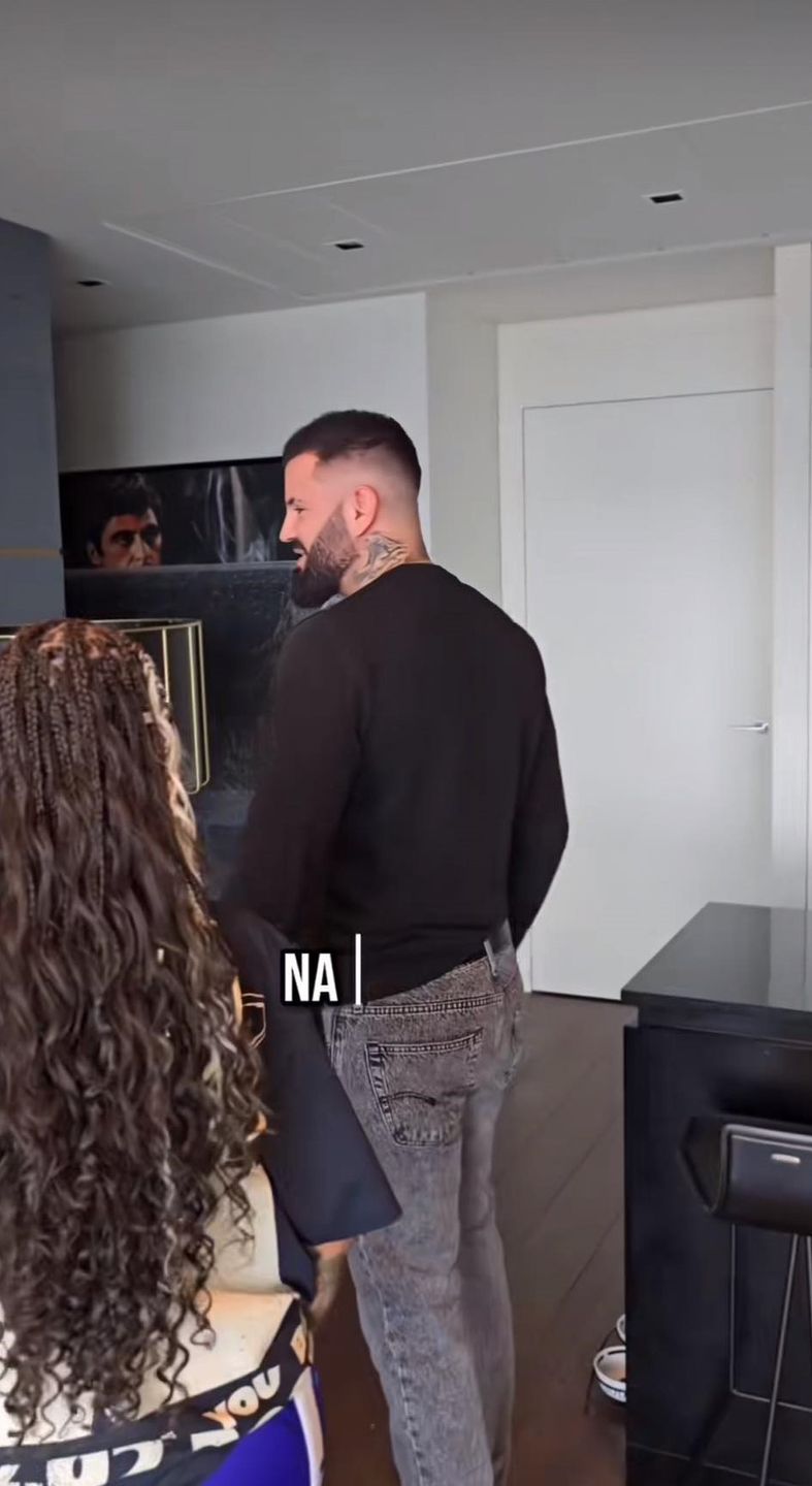 Wojtek Gola pokazał apartament na Złotej 44