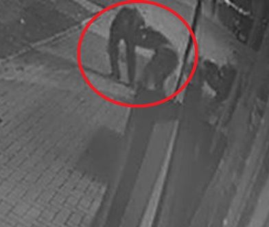 Agresywny pasażer zaatakował kierowcę autobusu we Wrocławiu. Jest poszukiwany