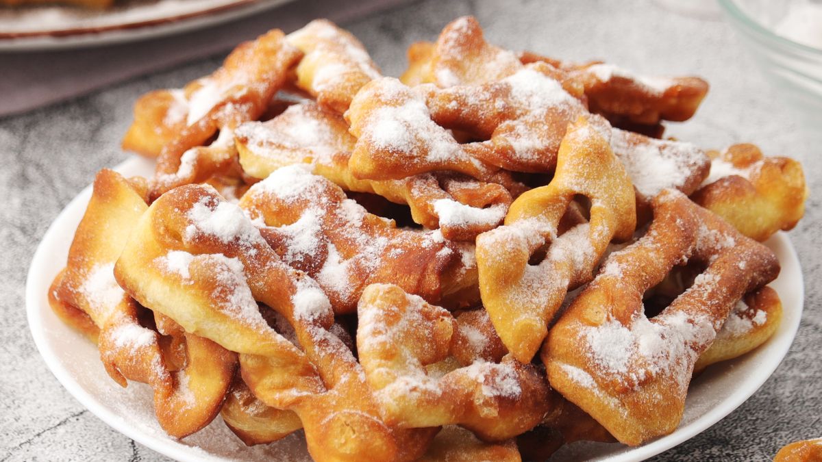 Najlepsza mąka na faworki sprawia, że są chrupiące