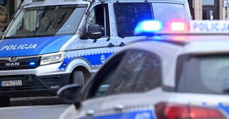 Autobus potrącił pieszych na pasach. "Oślepiło mnie słońce"