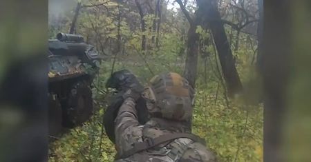 Rosjanie ukrywali się w lesie. Tego załoga BTR-82 się nie spodziewała