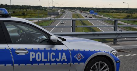 Policja prowadzi akcję na A4. Sprawdzają nie tylko prędkość