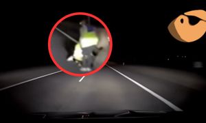 Aż włos się jeży. Było już ciemno. Taki widok na autostradzie