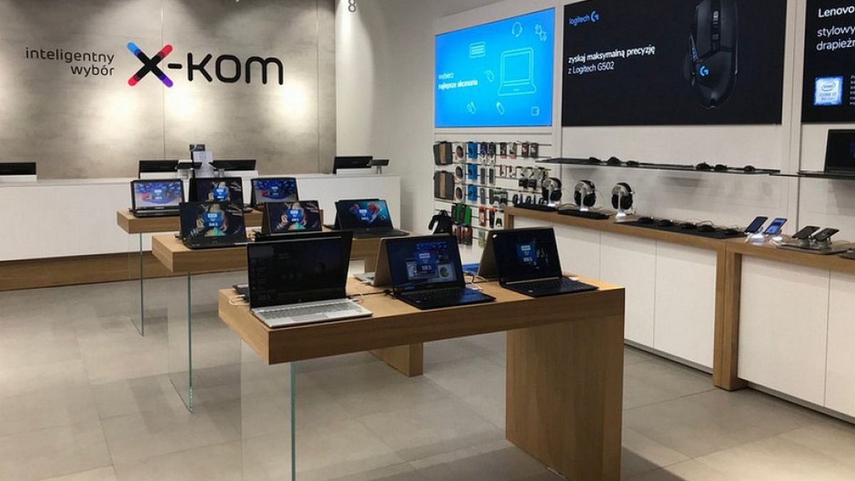 Jeden z salonów x-kom zlokalizowany w Avenidy Poznań.