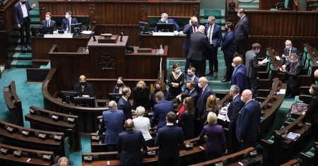 Wybranowski: Kompromitacja PiS, marazm PO, czyli jak przegrać z COVID-19 [Opinia]