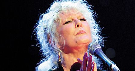 Petula Clark jest załamana. Zamachowiec wykorzystał jej piosenkę