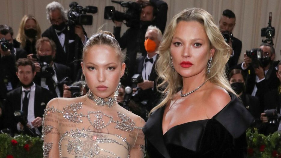 Kate i Lila Moss pojawiły się razem na tegorocznej Gali Met