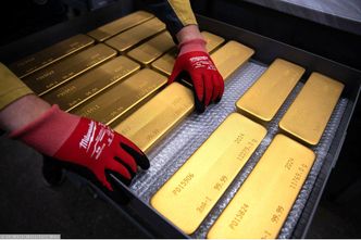 Cena złota wbrew prognozom? Wyraźna zmiana w piątek