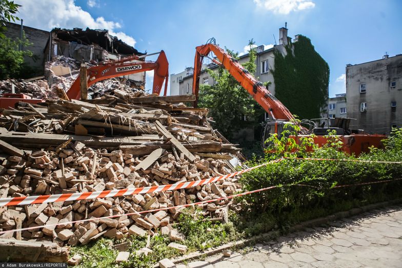 Tysiące domów i kamienic w Polsce do wyburzenia. Kolejka rozbiórek rośnie
