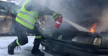 Gaśnica samochodowa. Obowiązkowe wyposażenie auta, które często zawodzi