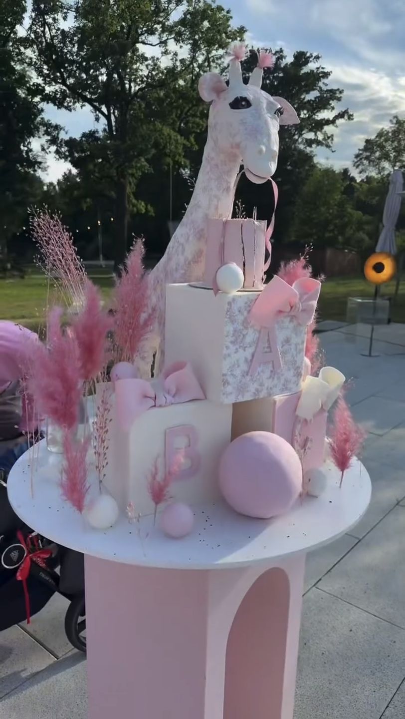 "Różowe" baby shower Oli Tomali