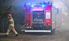 Ogromny pożar pod Poznaniem. Strażacy gaszą halę