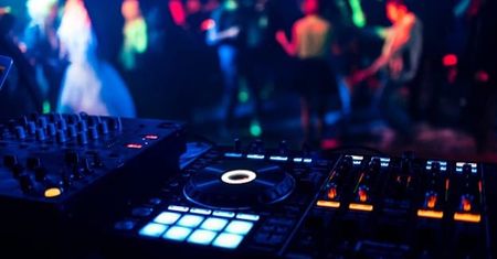 Reset Club w Świebodzinie zamknięty. Policja mówi, że zamykał sanepid, a dyskoteka, że to ich decyzja