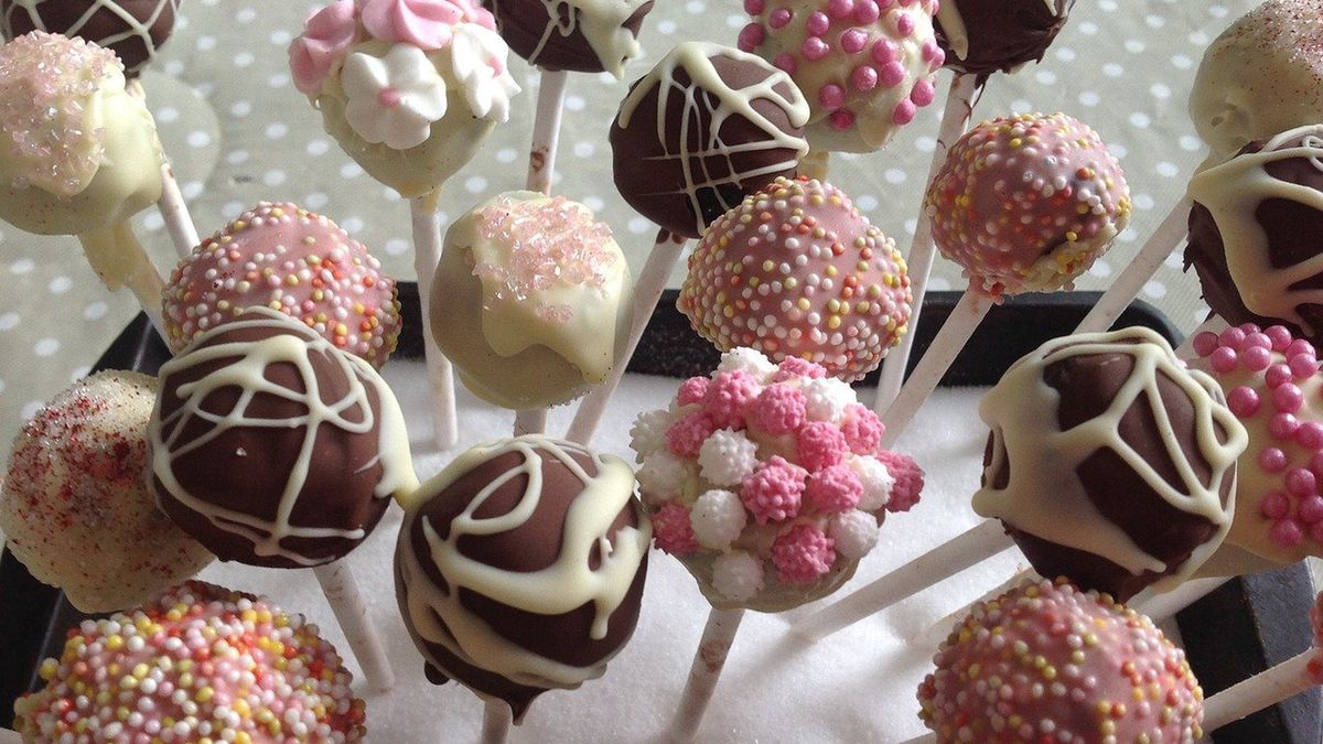 Przepis na cake pops, czyli lizaki z ciasta
