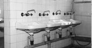 Łazienka w PRL-u była inna niż dziś? Fakty i mity