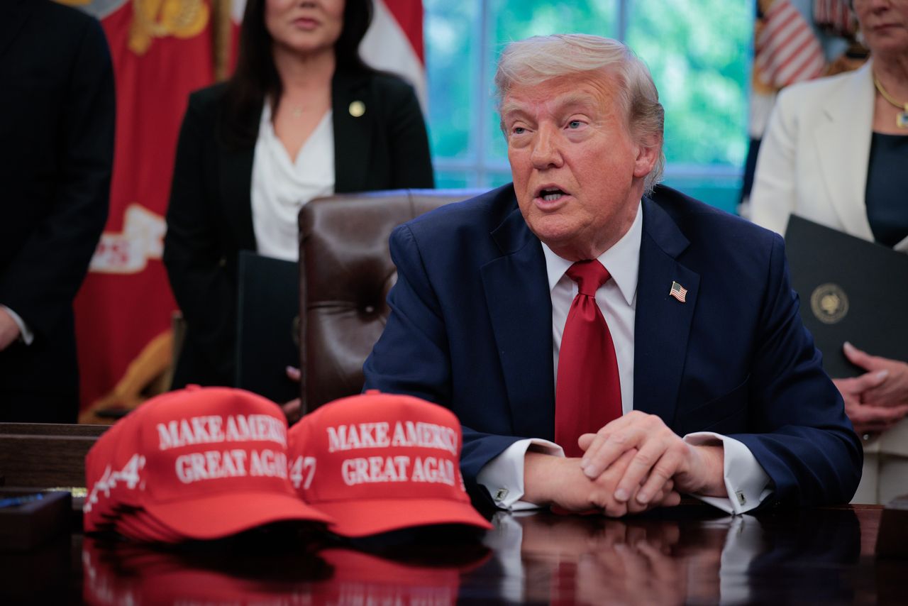 "To dla nich świetna okazja". Trump planach objęcia przez rząd 10 proc. udziałów w Intelu