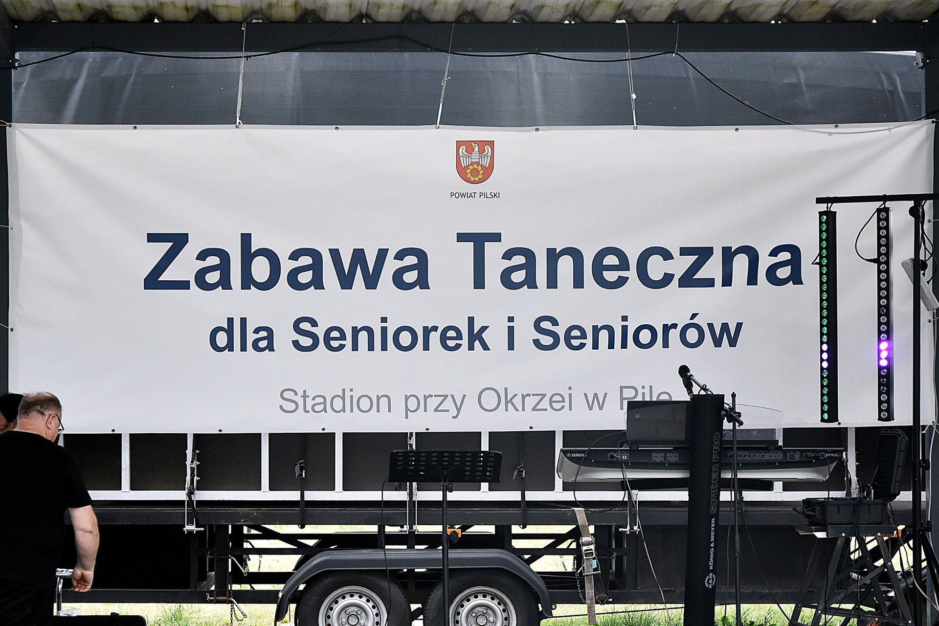 Zabawa Taneczna dla Seniorek i Seniorów na stadionie przy ul. Okrzei w Pile