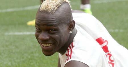 Balotelli: "Bądź jak Mario: skacz jak czarnuch i zbieraj kasę jak Żyd!"