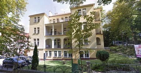Koronawirus. Ubywa izolatoriów na Dolnym Śląsku. Stały puste