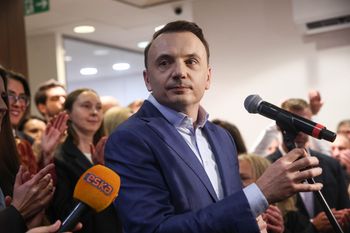 Łukasz Gibała wygrał I turę. Czwarty raz walczy o Kraków