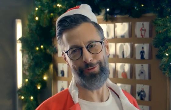 Szymon Majewski w reklamach Plusa: stracił na wyrazistości i humorze, ale wzbudza sympatię (opinie)