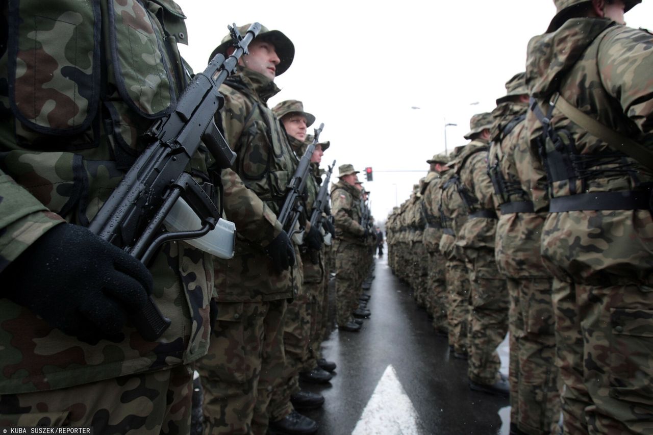 Serbskie wojsko przy granicy z Kosowem. Premier Kosowa zabiera głos
