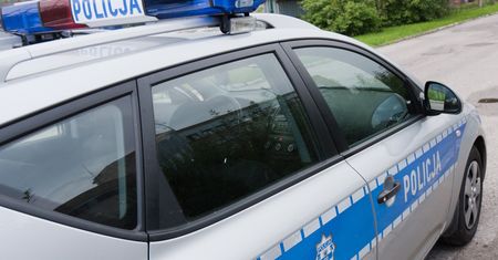 Rzucił psem o podłogę, a potem wyrzucił przez okno. Zdenerwowało go szczekanie