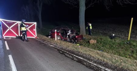 Nie żyje 23-letni mieszkaniec Lublina. Na prostym odcinku drogi uderzył w drzewo