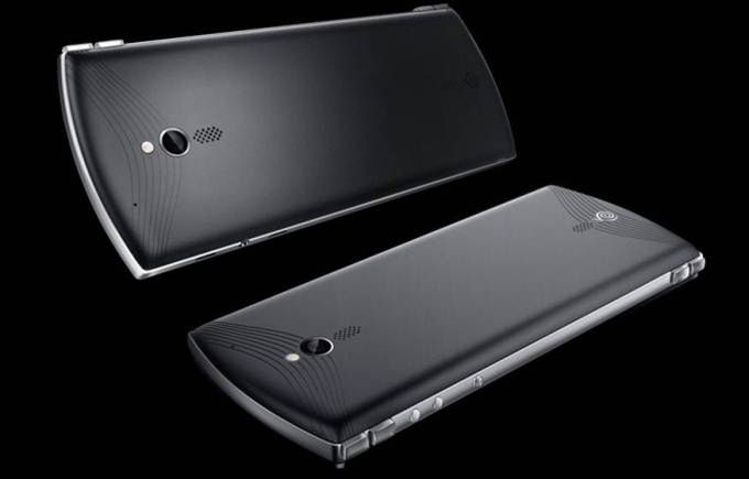 Nikt nie chce hybryd smartfonów i kieszonsolek, ale producenci nie przestają próbować. Snail Mobile W3D w przedsprzedaży 5