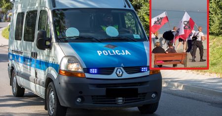 Nieśli biało-czerwone flagi z krzyżami celtyckimi. Interwencja policji w Gdyni