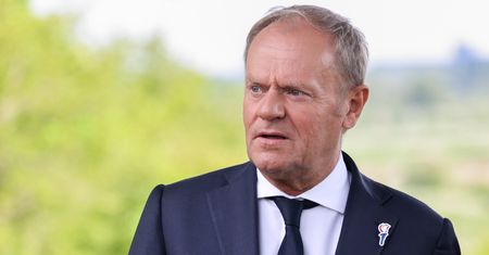 "Brzydko pachnie". Tusk skomentował sprawę mieszkania Nawrockiego