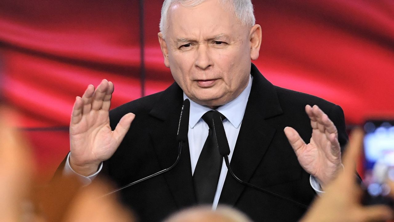 Jarosław Kaczyński podczas wieczoru wyborczego