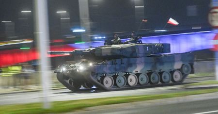 Czołgi przejechały nocą przez Warszawę. Wojsko gotowe do defilady