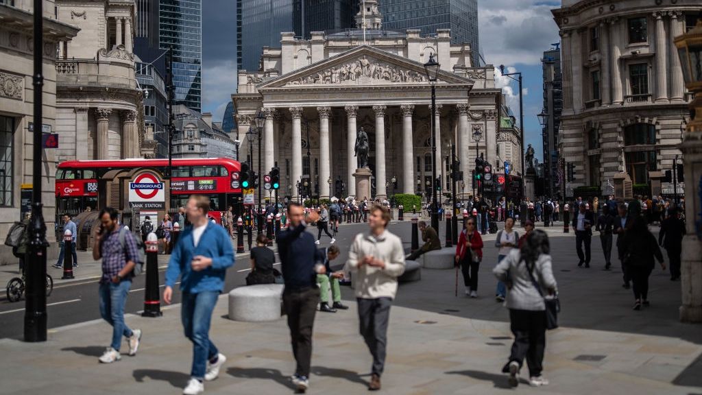 Wielka Brytania ze spadkiem PKB drugi miesiąc z rzędu